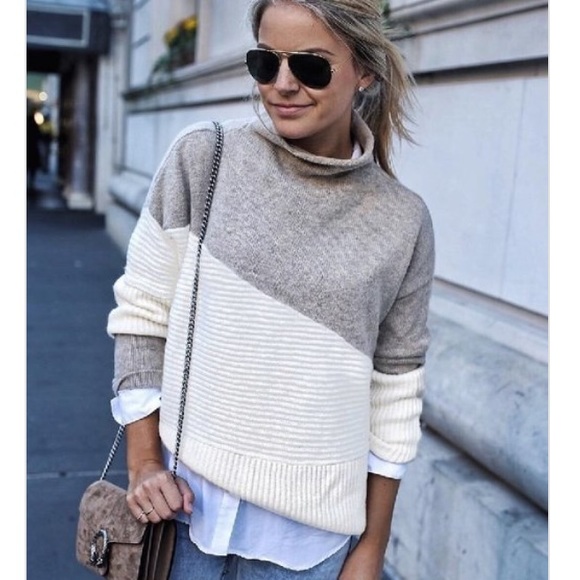 Sweaters - 💚SALE💚 Mock Neck Turtleneck Sweater